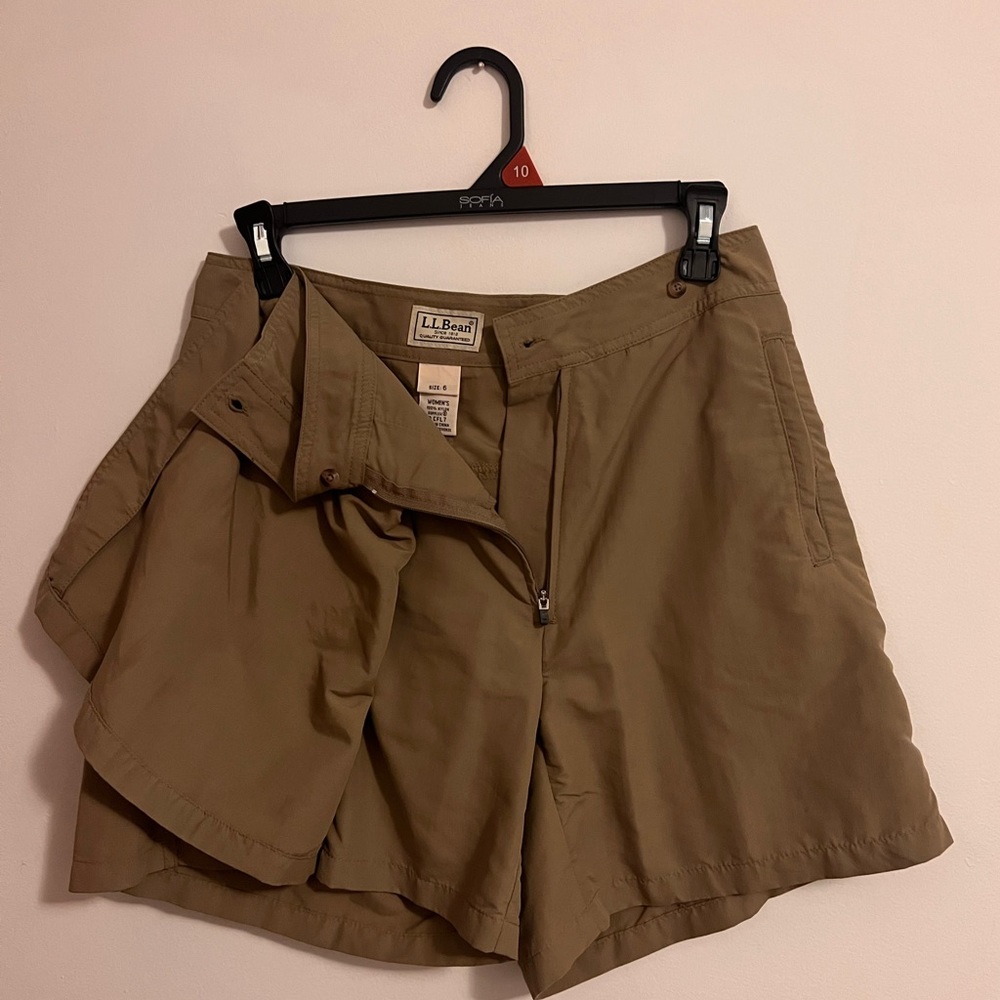 A skirt-short, comfy and chic.